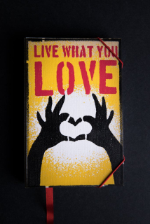 DEAFMESSANGER Notes HANDSHEART small